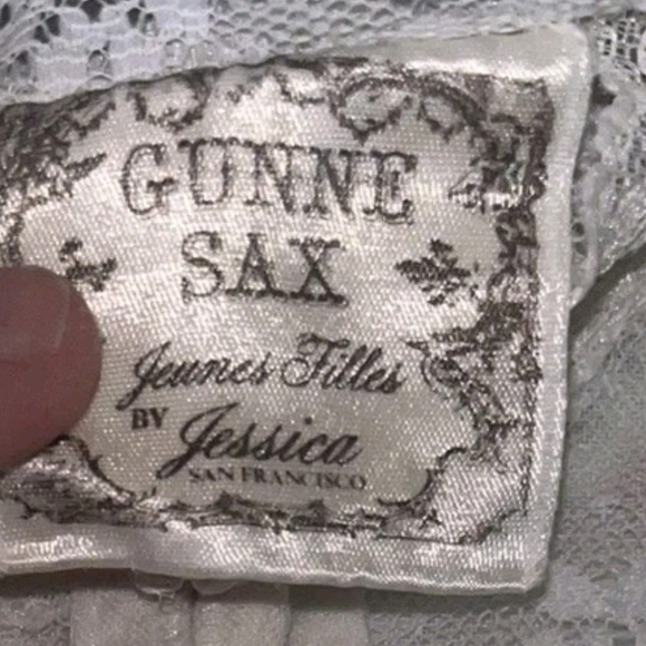 Delicate White Ruffle Lace Button-Up Blouse - Picture 9 of 9